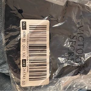 NWT 2 Navy 2 Leopard string thongs in bag sealed 4 total